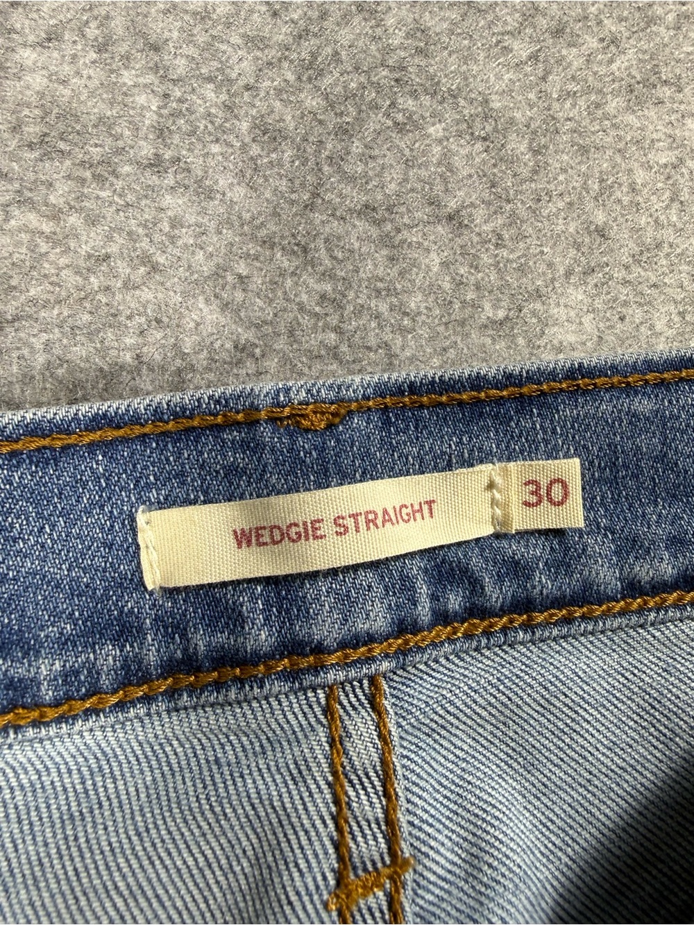 Levi’s Wedgie Straight Jeans Light Wash Distressed High Rise 30x28 - Picture 8 of 9